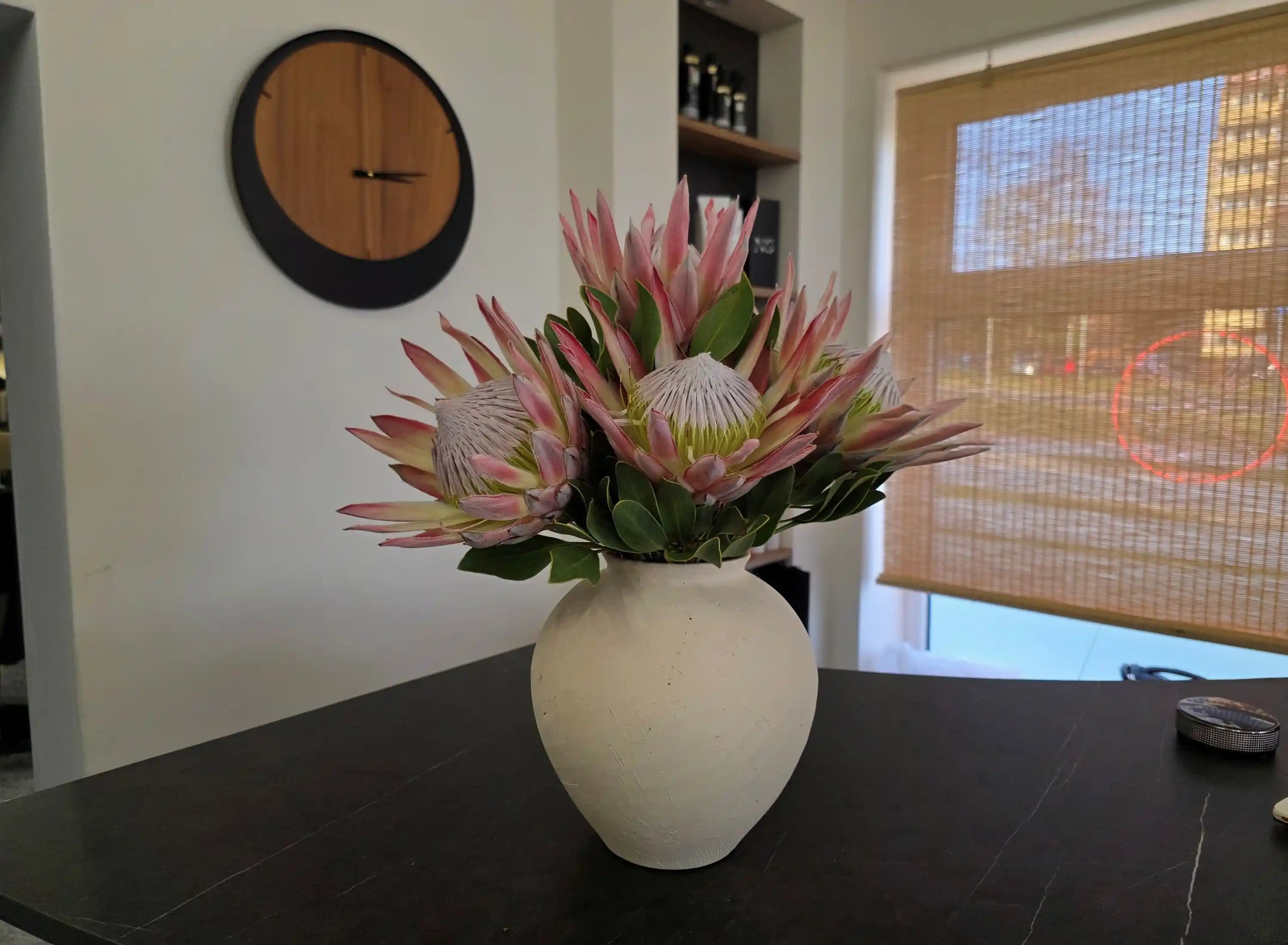 Kwiaty w biznesie – mały detal, który zmienia wszystko